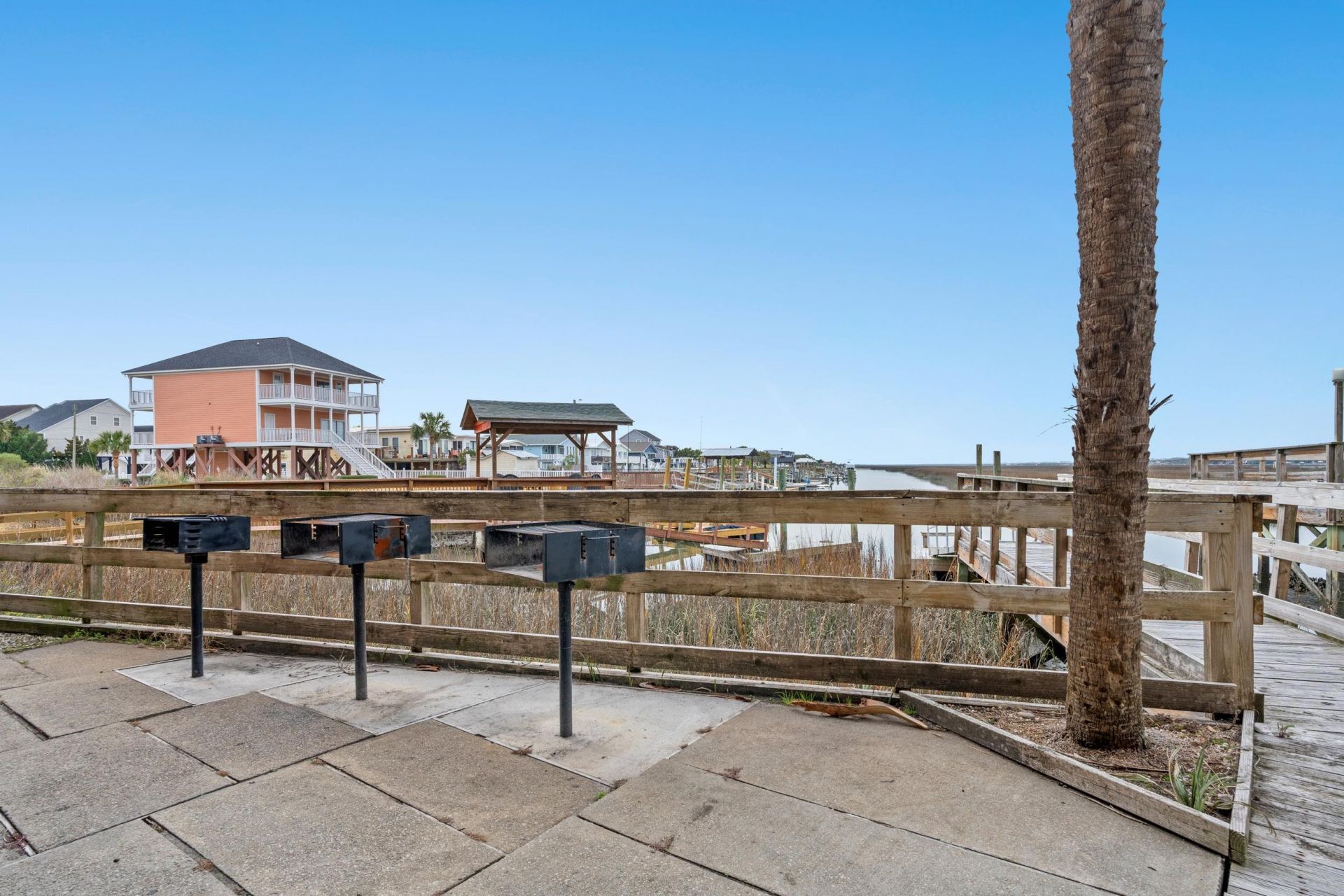 215 Atlantic Ave.  Photo 12