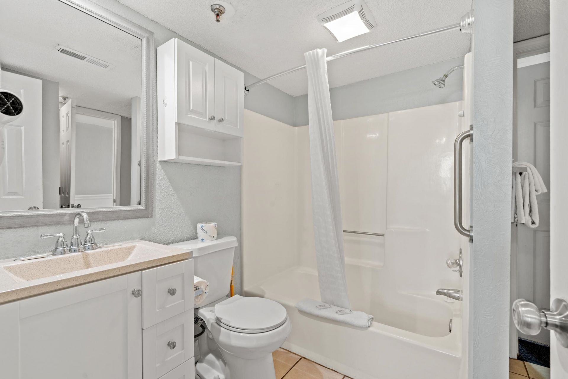 215 Atlantic Ave.  Photo 23