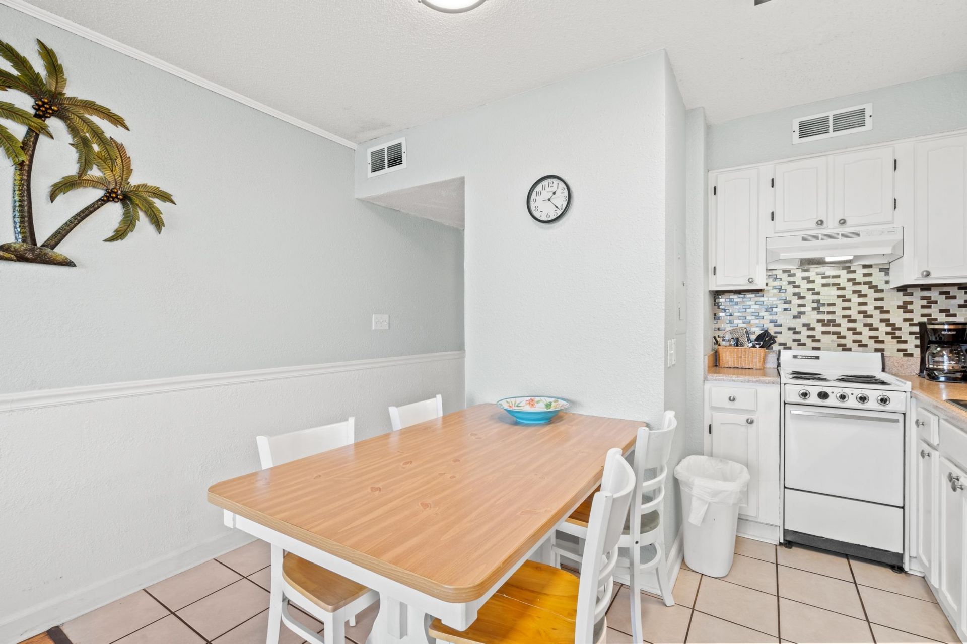 215 Atlantic Ave.  Photo 32