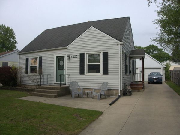 5620 43rd Ave, Kenosha, WI 53144