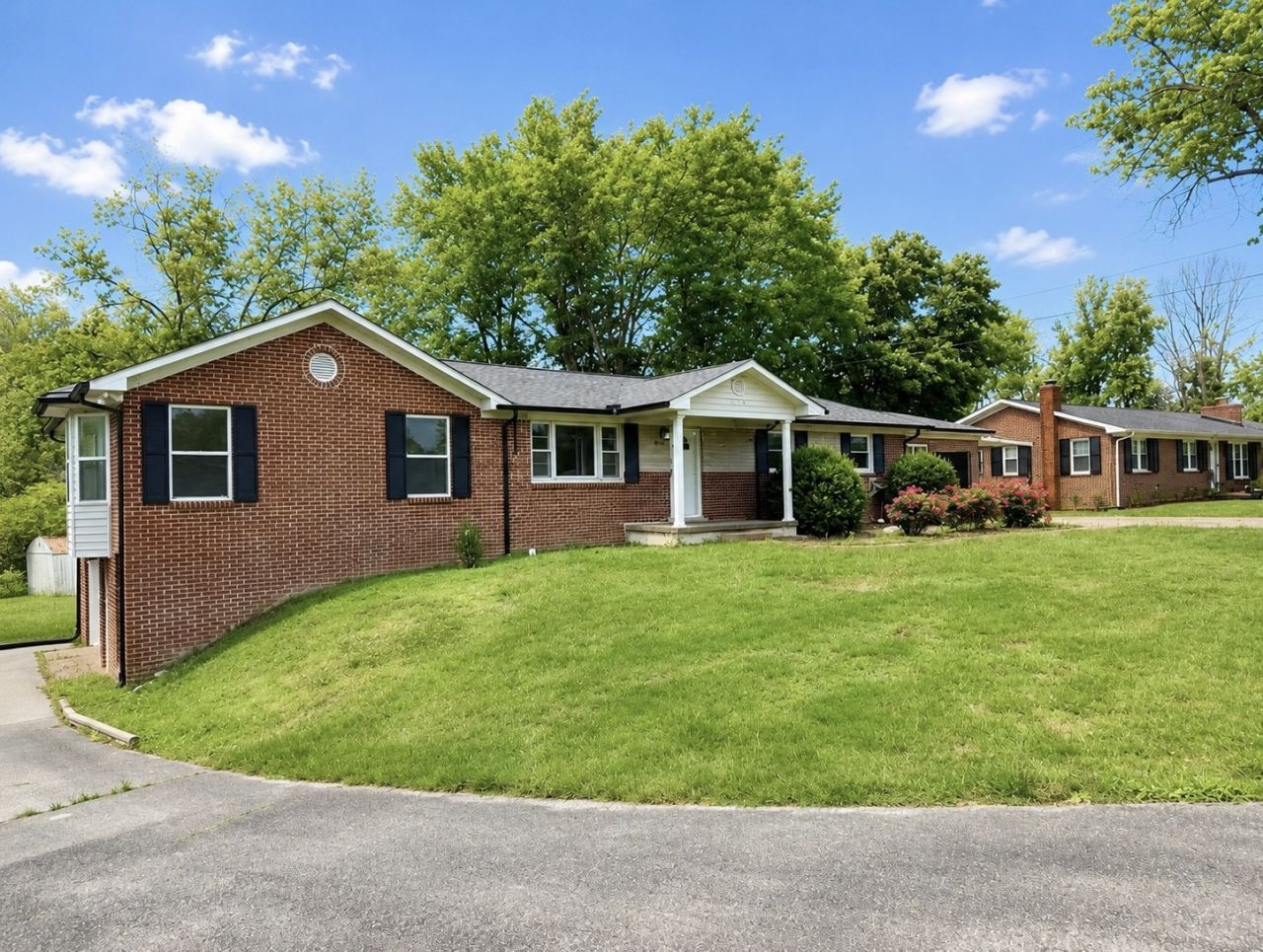 242 Dry Valley Rd , Cookeville, TN 38506 Main Photo
