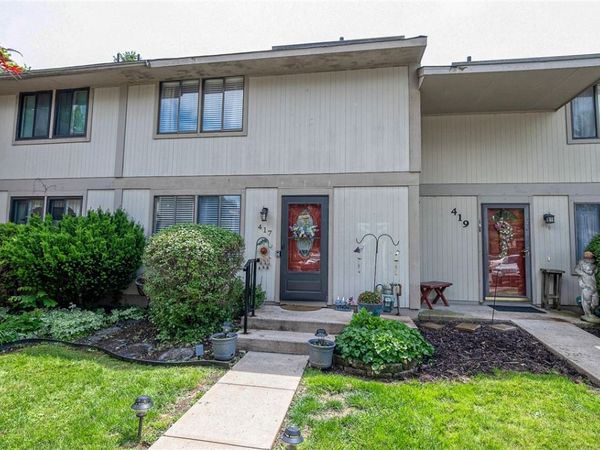 417 Lark Tree Cir, Bridgeville, PA 15017