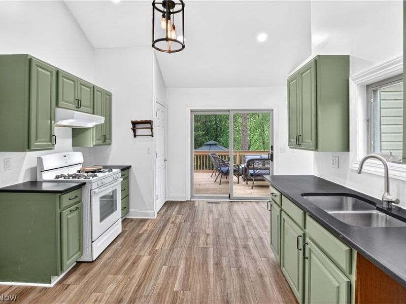 18500 Bennett Road, North Royalton, OH 44133 Photo 5