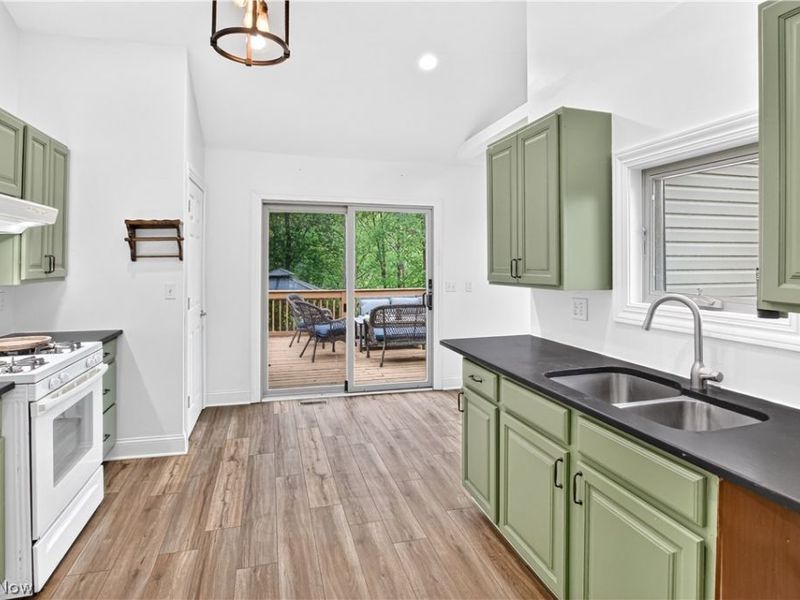 18500 Bennett Road, North Royalton, OH 44133 Photo 9