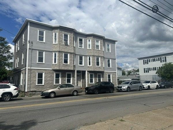 754 Lakeview Avenue, Unit 2Left, Lowell, MA 01850