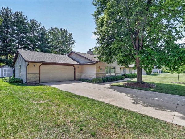 2113 Yorkshire Drive, Beloit, WI 53511