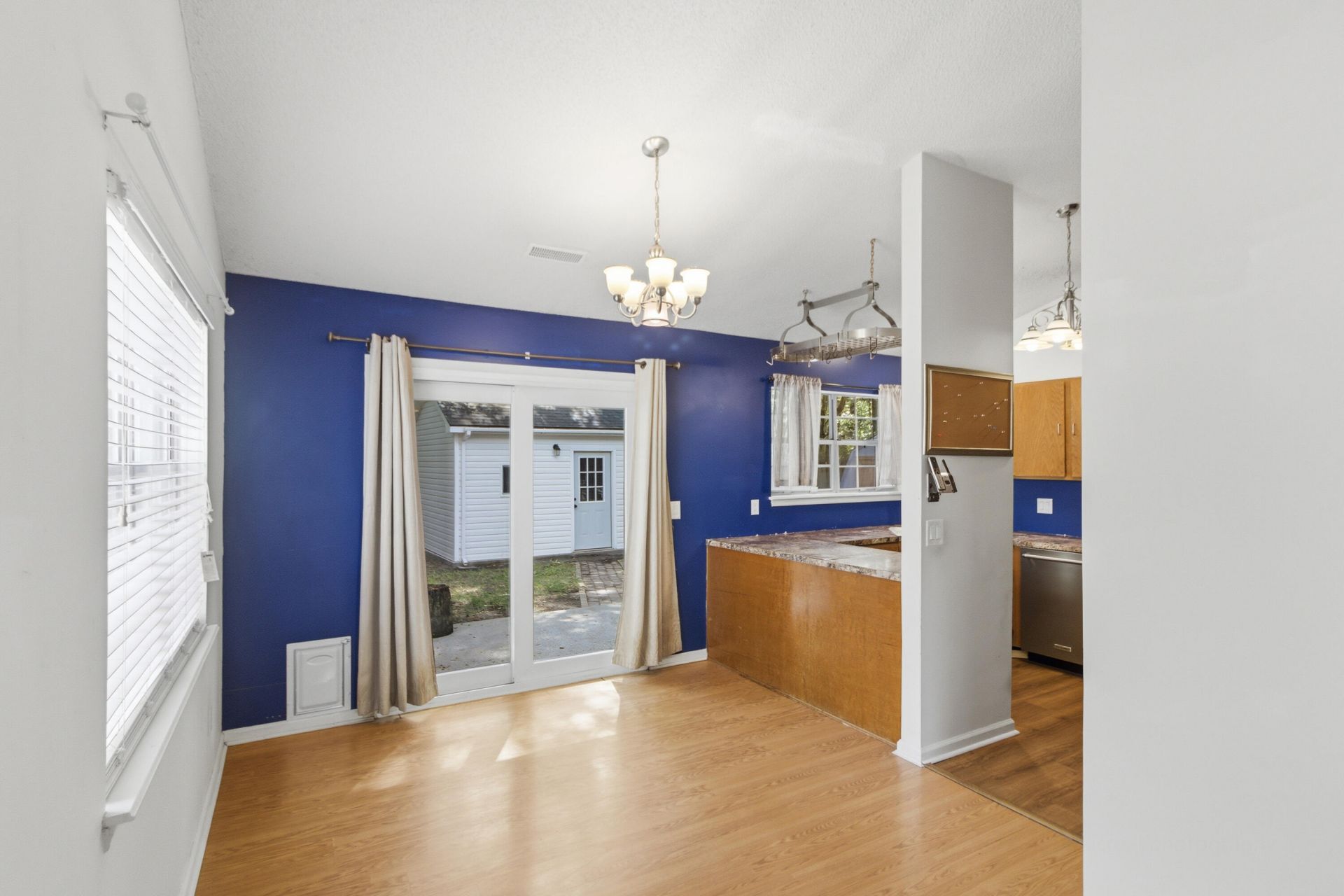 109 Salterton Street Photo 11