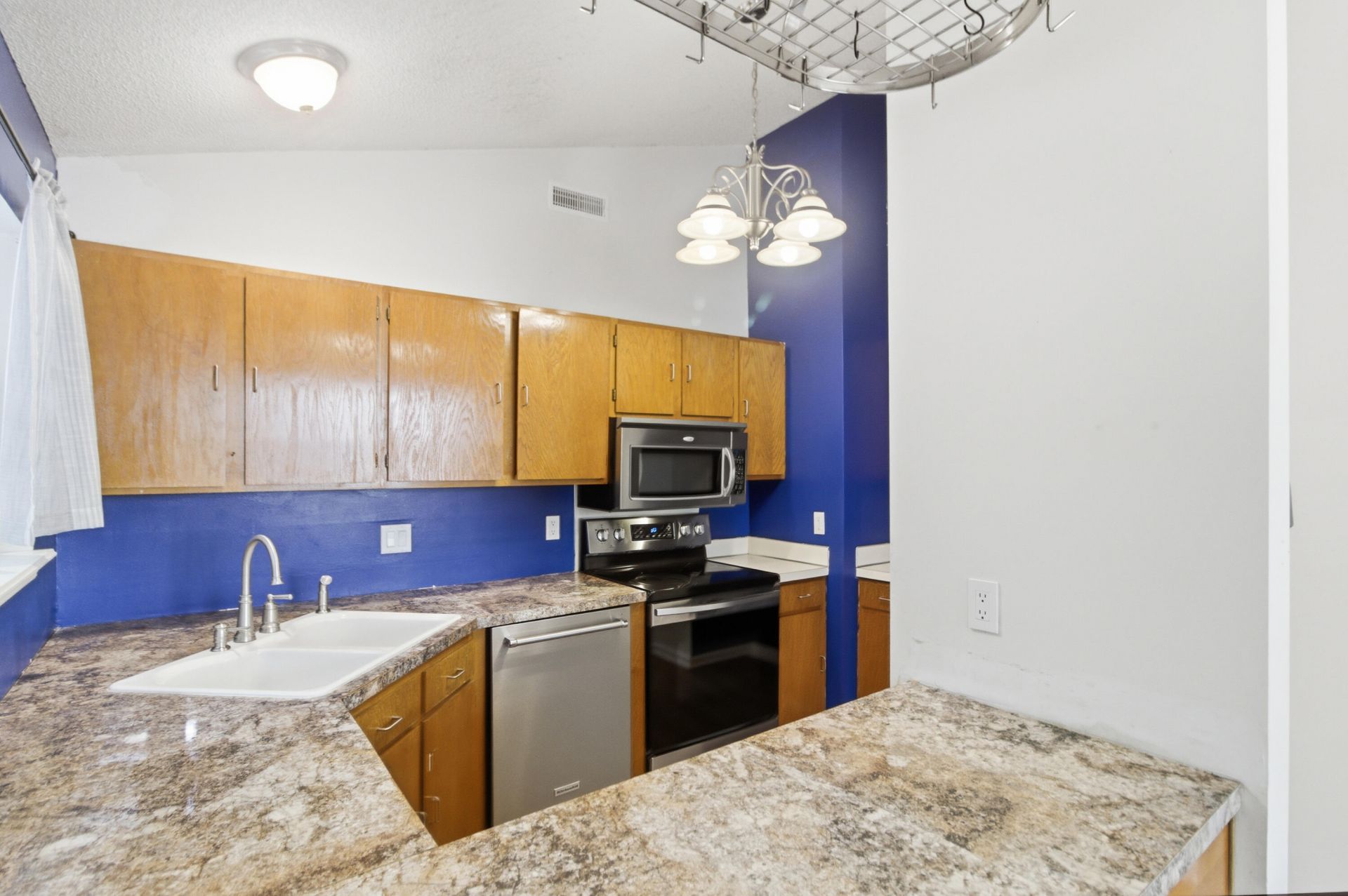 109 Salterton Street Photo 14