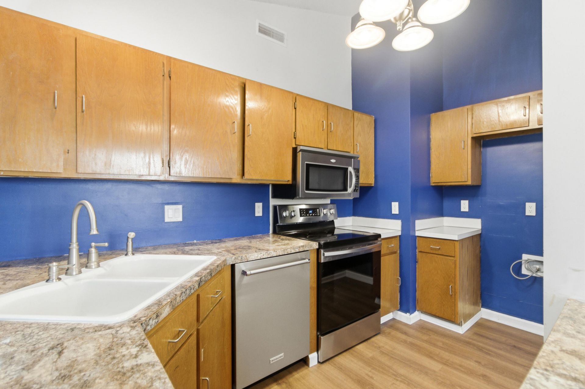 109 Salterton Street Photo 15