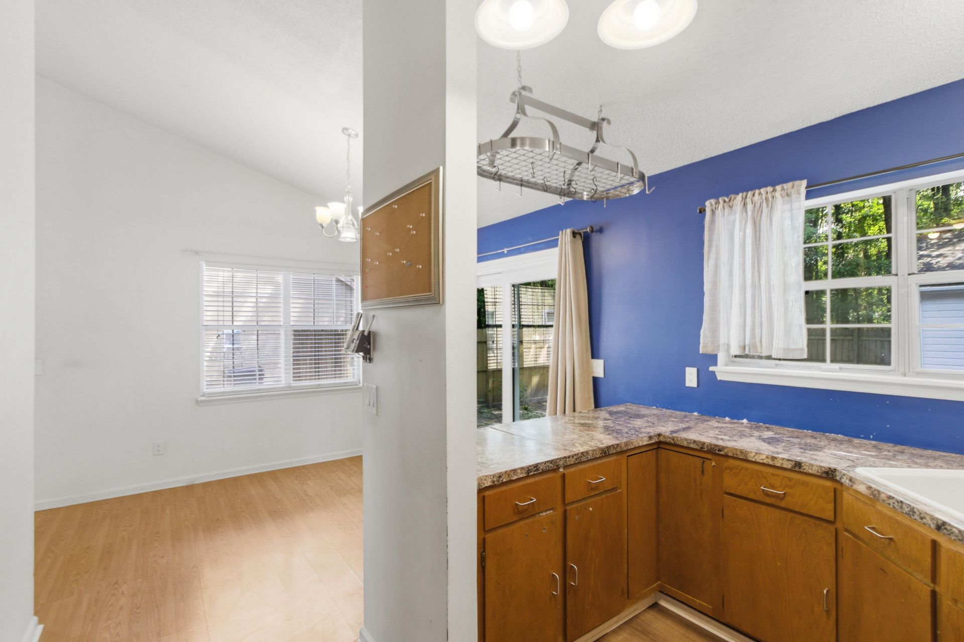 109 Salterton Street Photo 16