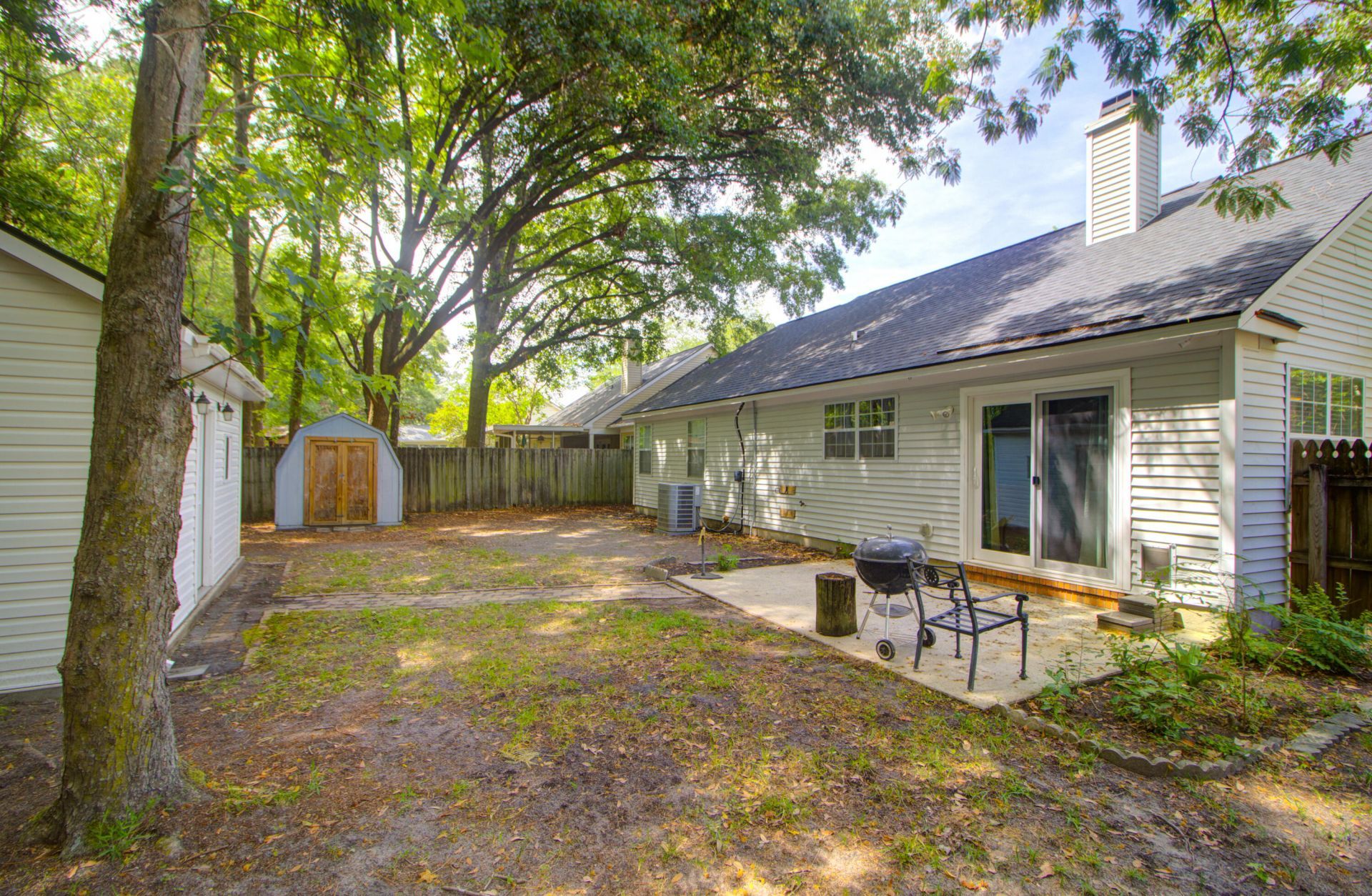 109 Salterton Street Photo 36