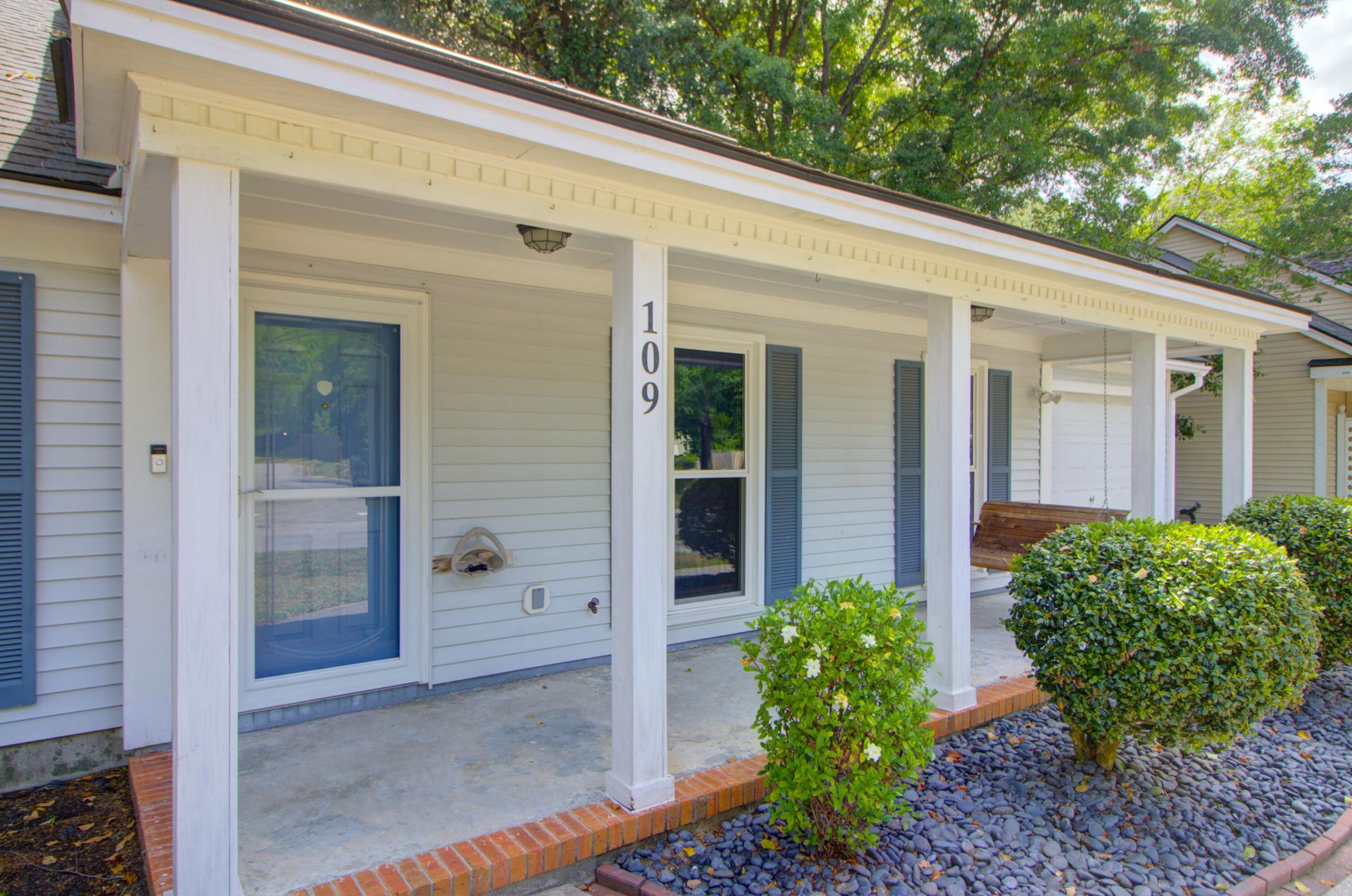 109 Salterton Street Photo 4