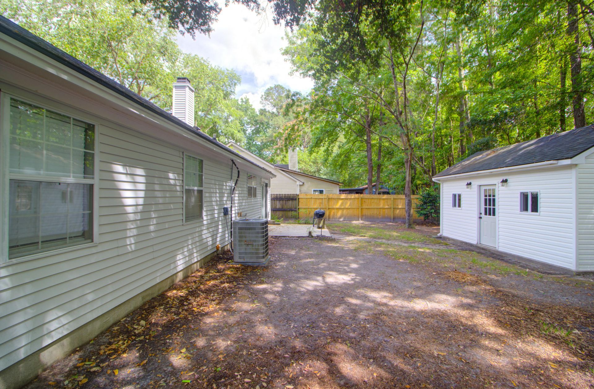 109 Salterton Street Photo 40