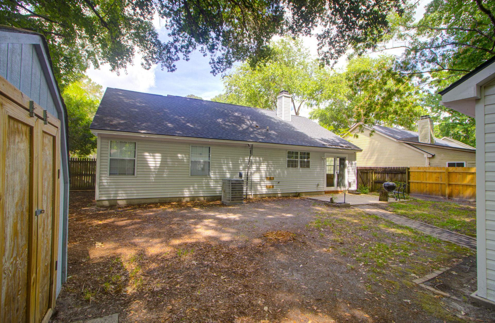 109 Salterton Street Photo 41