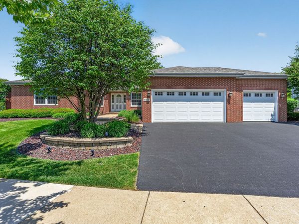 16946 Mohican Drive, Lockport, IL 60441