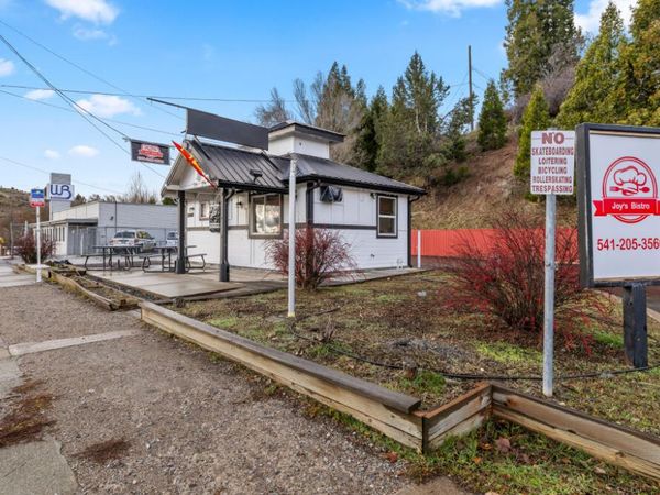 1402 Oregon Avenue, Klamath Falls, OR 97601