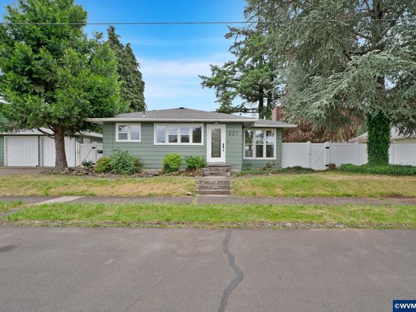 821 Cedar St St, Sweet Home, OR 97386