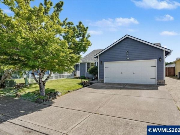4226 Great Plains Dr NE, Salem, OR 97305