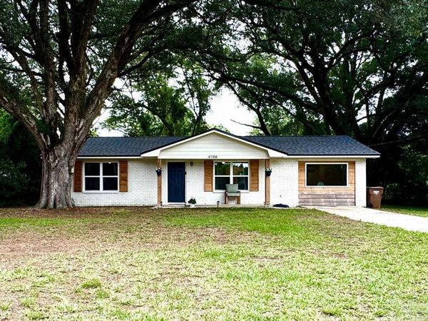 4700 Dean Dr, Pace, FL 32571