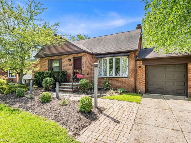 5448 Summit Road, Lyndhurst, OH 44124 Photo 2