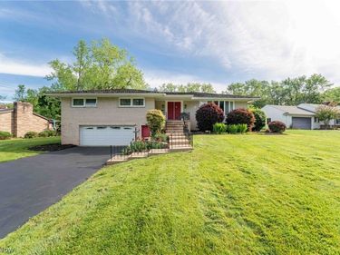 23225 Bryden Road, Shaker Heights, OH 44122