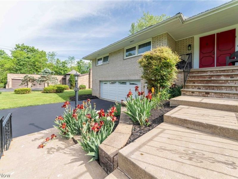 23225 Bryden Road, Shaker Heights, OH 44122 Photo 3
