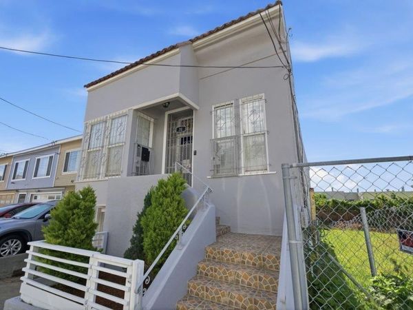 31 Rio Verde Street, Daly City, CA 94014