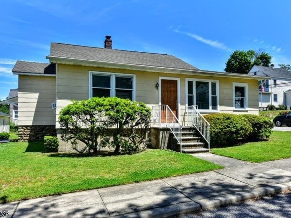 52 Central Ave, Butler, NJ 07405