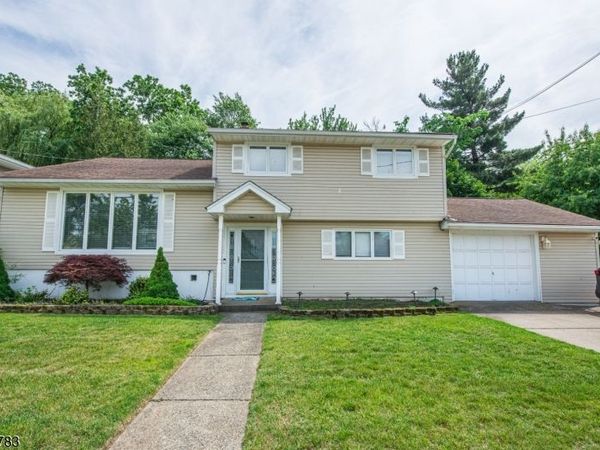 319 Winifred Dr, Totowa, NJ 07512
