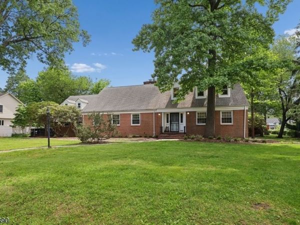 1271 Alicia Ave, Teaneck, NJ 07666