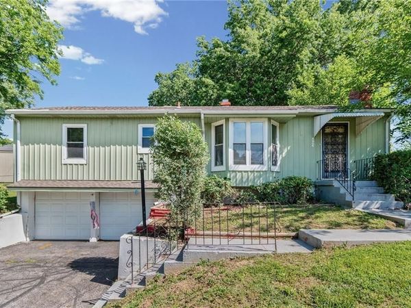 4906 NE 35th Street, Kansas City, MO 64117