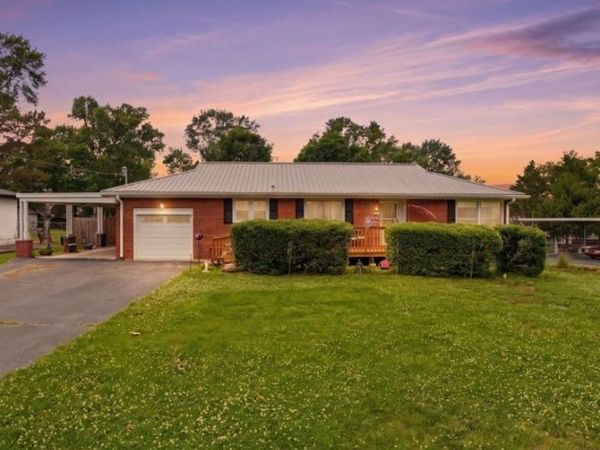 506 Johnson St , Manchester, TN 37355