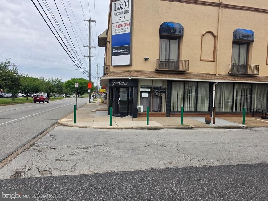 1254 W Chester Pike, Unit 101, Havertown, PA 19083 Main Photo