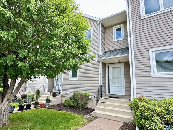 20 Oak Ridge , Unit 20, Windsor Locks, CT 06096