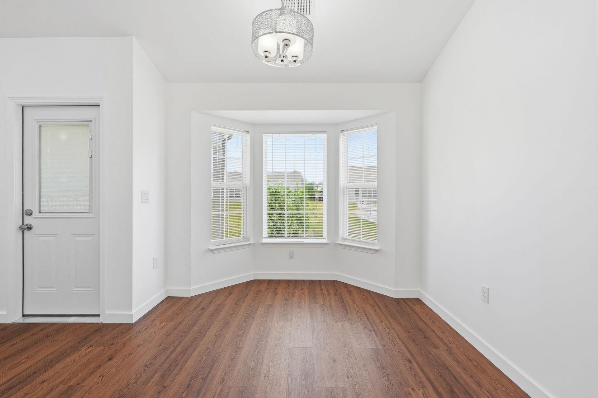 2213 Haystack Way  Photo 13