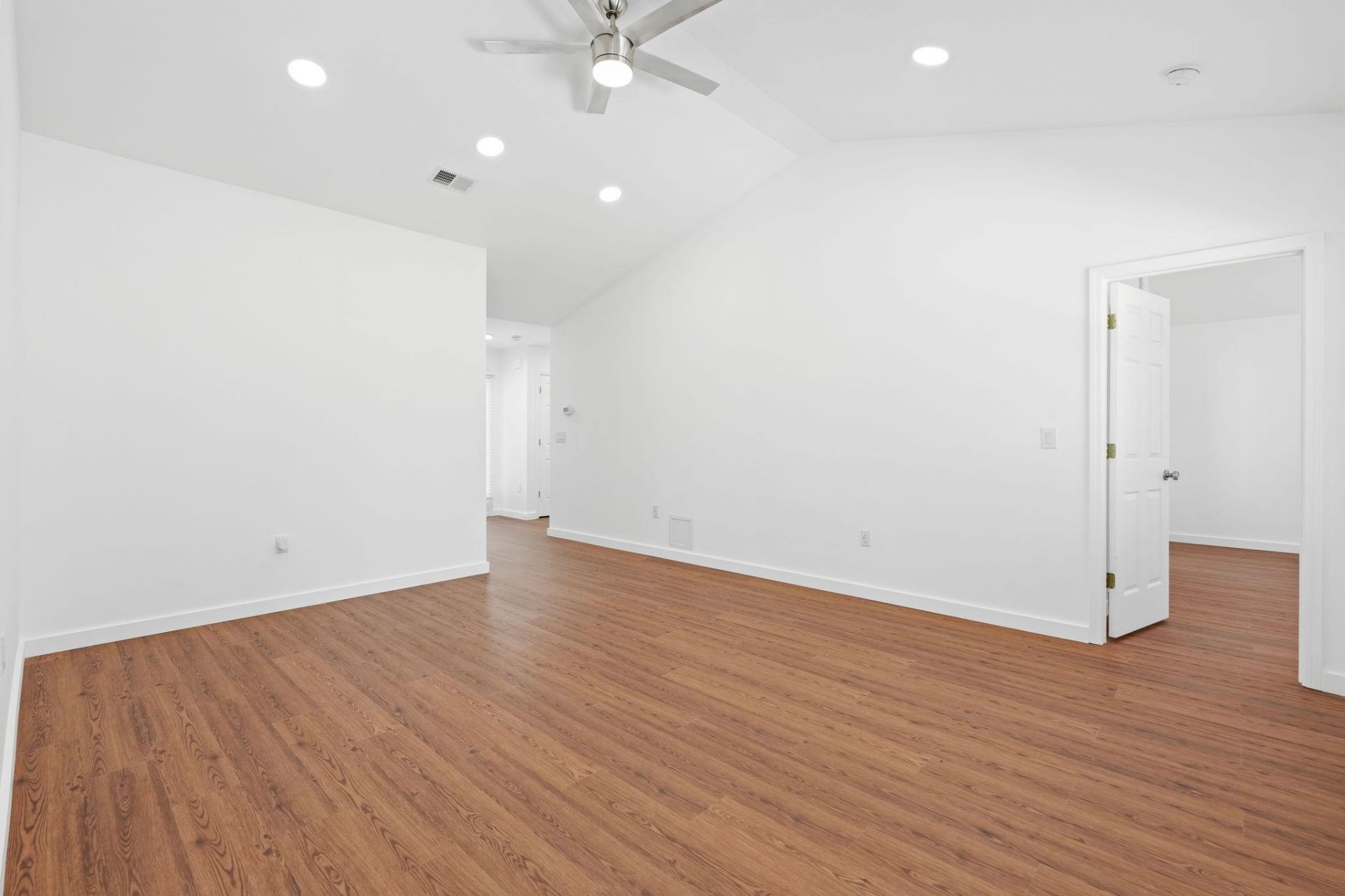 2213 Haystack Way  Photo 15