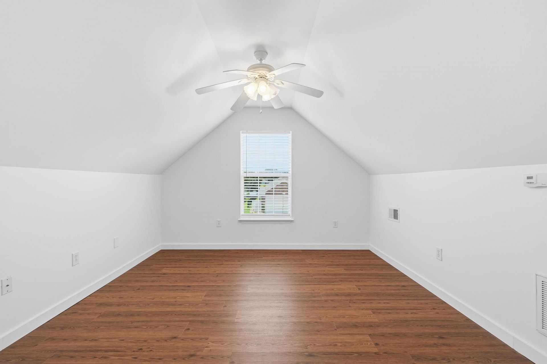 2213 Haystack Way  Photo 32
