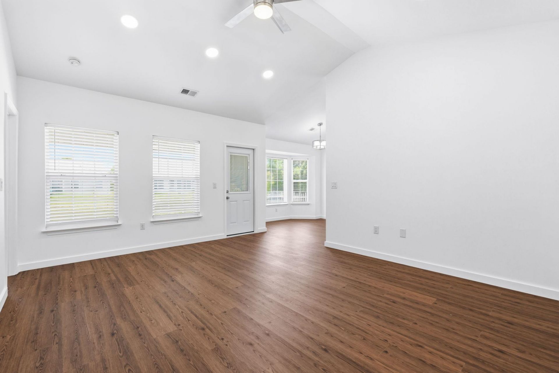 2213 Haystack Way  Photo 6