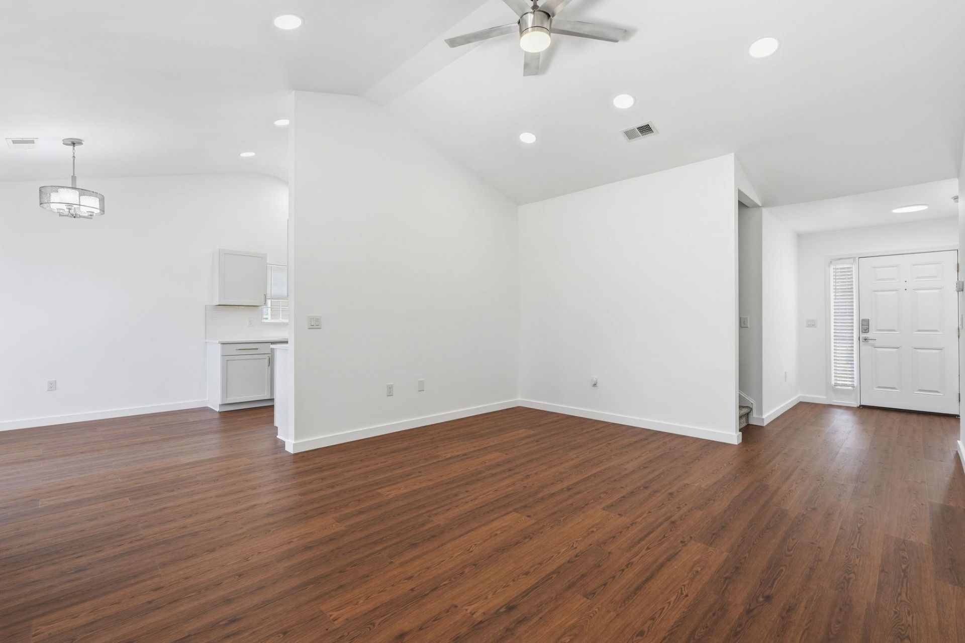 2213 Haystack Way  Photo 7