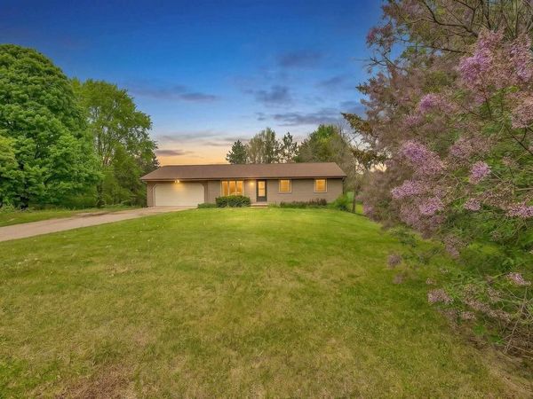 2205 SCHOOL ROAD, Greenleaf, WI 54126