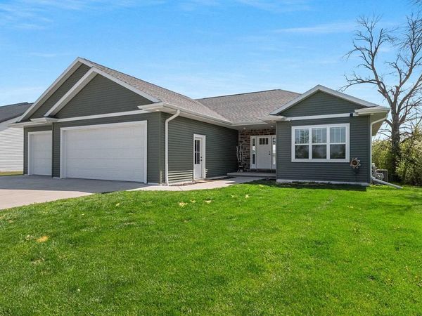 3027 SCARLET OAK ROAD, De Pere, WI 54115