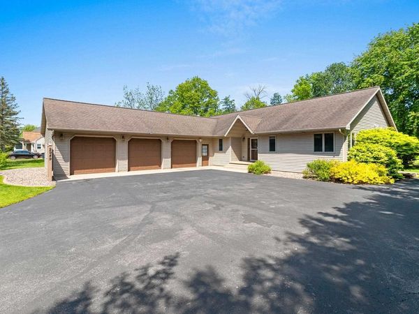 2949 PACKERLAND DRIVE, Green Bay, WI 54313