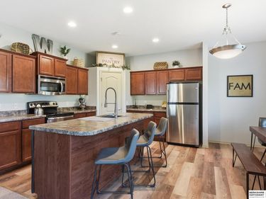 18914 Drexel Circle , Omaha, NE 68135