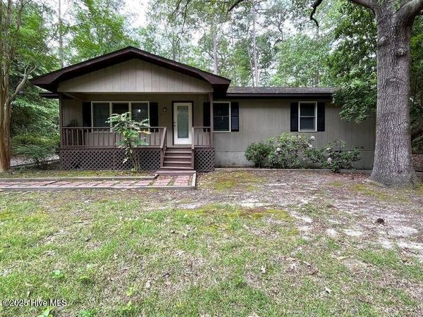 902 Heather Trail, Aberdeen, NC 28315