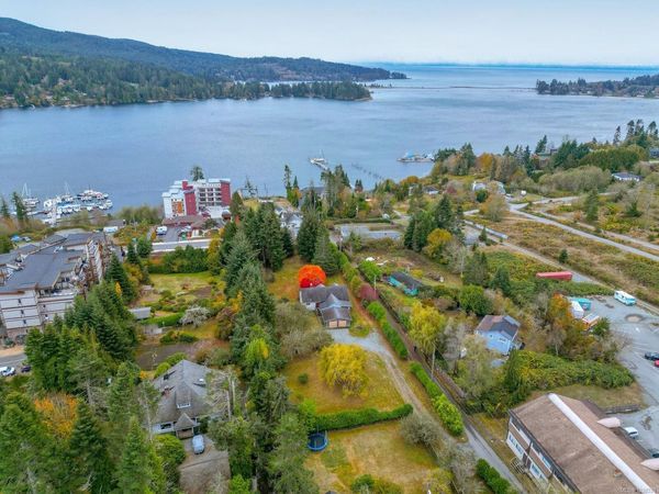 6613 Sooke Rd , Sooke, BC V9Z 0A7