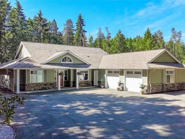 900 Rivers Edge Dr, Nanoose Bay, BC V9P 9L6