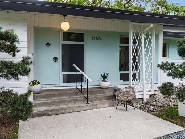1195 Kings Rd , Victoria, BC V8T 1X6