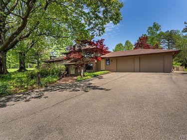 6787 Chestnut Ridge Road, Orchard Park, NY 14127