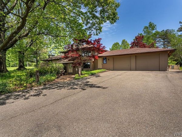 6787 Chestnut Ridge Road, Orchard Park, NY 14127