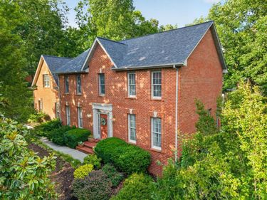24 Queen Regent Court, Blue Ridge, VA 24064